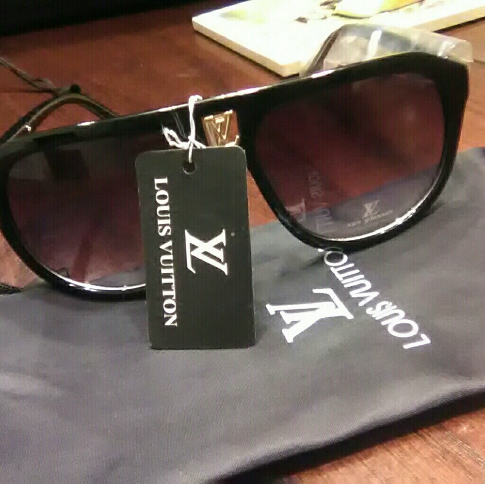 Louis Vuitton Sun Glasses
